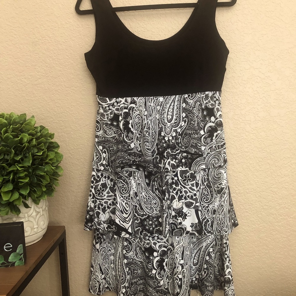 Gorgeous black and white layered dress